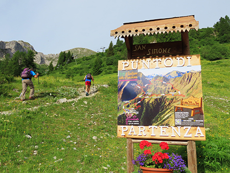 Bello il ‘Sentiero delle panchine ‘ ad anello da San Simone-Passo San Simone + Forcella Rossa-17giu25 - FOTOGALLERY